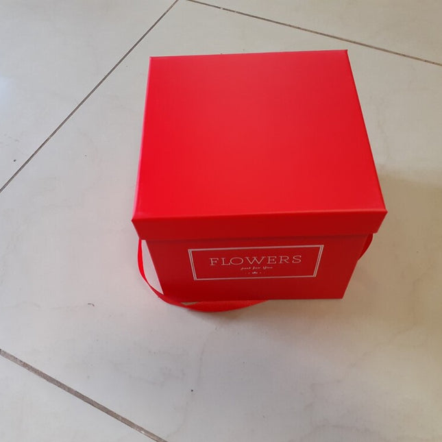 00603936_flower-box-cube-red-2-3