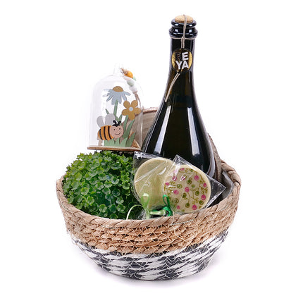 03000293_darcekovy-ratanovy-kos-s-dekoraciou