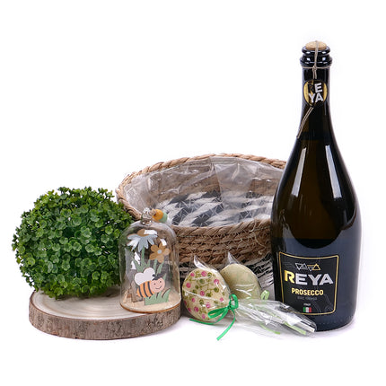 03000293_darcekovy-ratanovy-kos-s-dekoraciou