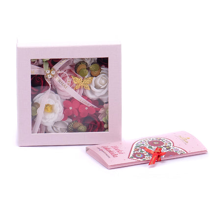 03000421_darcekovy-set-z-penovych-kvetov-a-cokolada