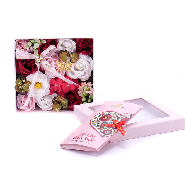 03000421_darcekovy-set-z-penovych-kvetov-a-cokolada