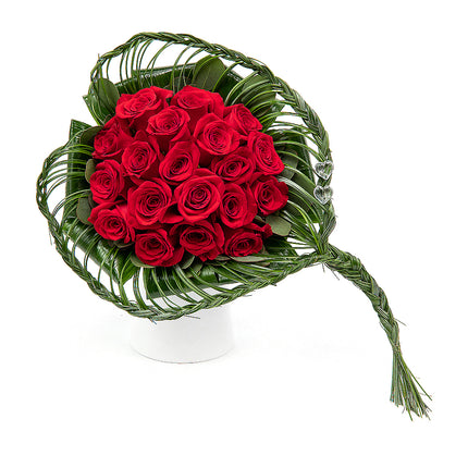 03000589_elite-cervene-ruze-v-pletenom-srdci