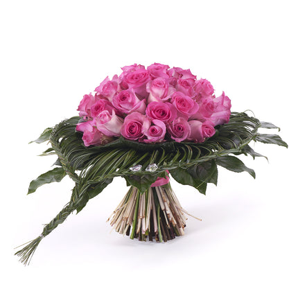 03000611_elite-ruzove-ruze-v-pletenom-srdci