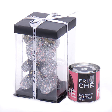 03001283_macko-strieborny-z-mini-perliciek-a-jahody-v-cokolade