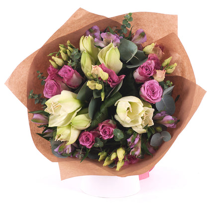 03001504_sweet-biele-amarylisy-ruzove-ruze