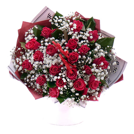 03001521_sweet-cyklamenove-ruze-s-gypsophilou-a-srdieckami