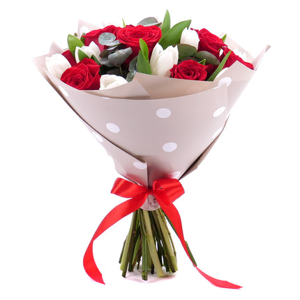 03001534_sweet-cervene-ruze-a-biele-tulipany