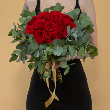 03001537_sweet-cervene-ruze-a-eukalyptus
