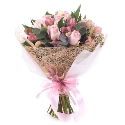 03001657_sweet-ruzove-ruze-a-alstromerie-s-eukalyptom