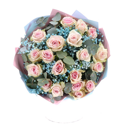 03001668_sweet-ruzove-ruze-modra-gypsophila