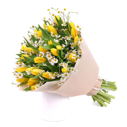 03001696_sweet-zlte-tulipany-s-kamilkami