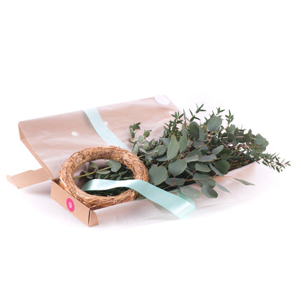 03100444_diy-veniec-z-eukalyptu