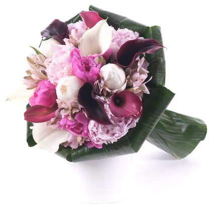 Lady ružové pivónie a kaly