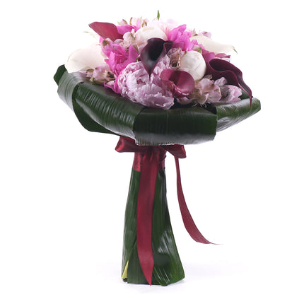 Lady ružové pivónie a kaly