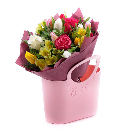 Kvetinová taška Sweet tulipány, alstromérie a ruže
