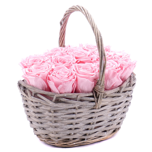 In eterno prútený košík 13 ružových ruží baby pink
