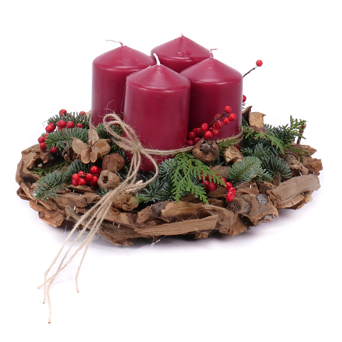 Adventný drevený veniec červené sviečky