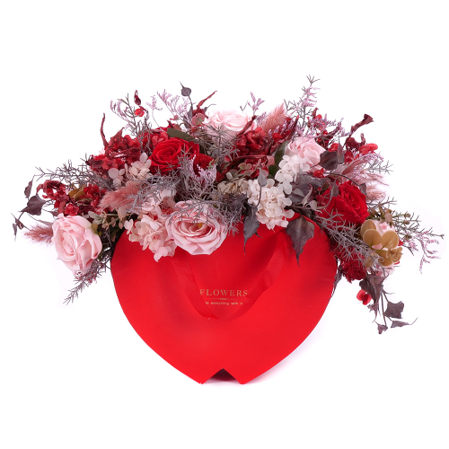 Irigo červený box preparované červené ruže, hortenzia a limonka