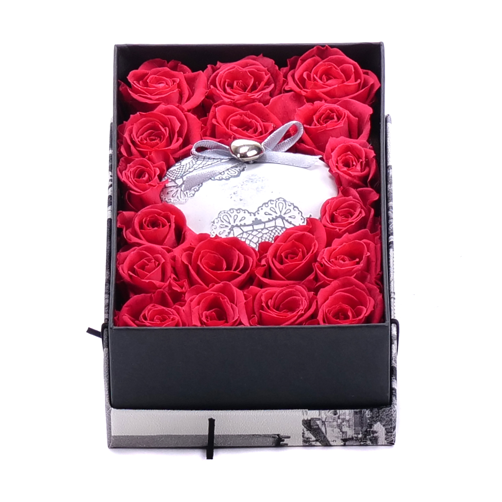 In eterno čierny box "S" 18 ruží Ines pink franboise